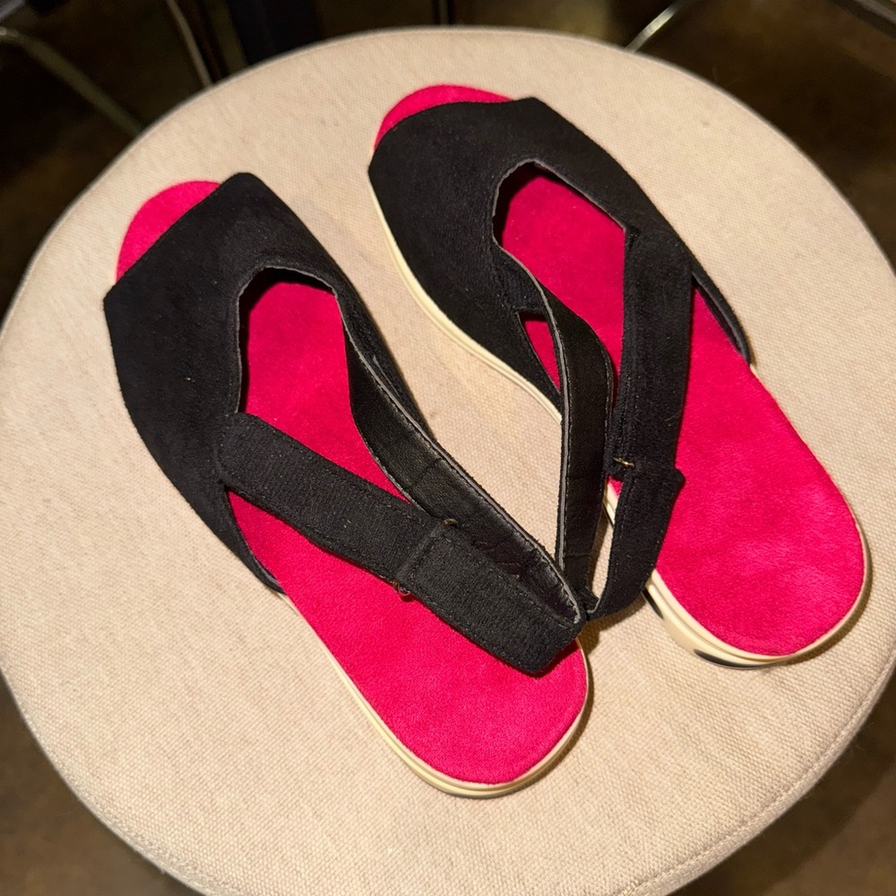 Black Sandals-NEW!